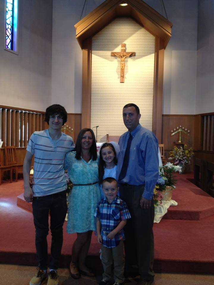 Todd Gully, his wife Amber and their three children.